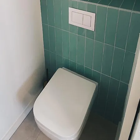 Avec Piscine A Carnon A 20m De La Ideale Pour 8 A 10 Personnes *