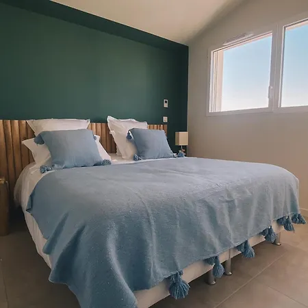 Avec Piscine A Carnon A 20m De La Ideale Pour 8 A 10 Personnes Villa *