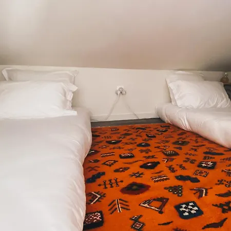 Avec Piscine A Carnon A 20m De La Ideale Pour 8 A 10 Personnes