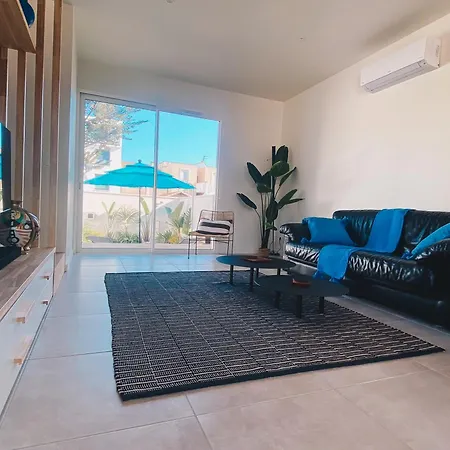 Avec Piscine A Carnon A 20m De La Ideale Pour 8 A 10 Personnes Villa Mauguio