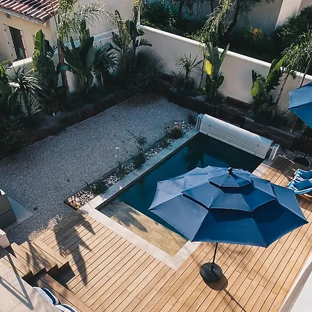 Avec Piscine A Carnon A 20m De La Ideale Pour 8 A 10 Personnes *