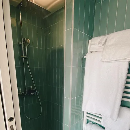 Avec Piscine A Carnon A 20m De La Ideale Pour 8 A 10 Personnes 빌라