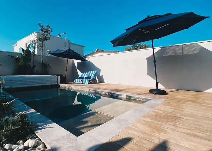 Villa Avec Piscine A Carnon A 20m De La Ideale Pour 8 A 10 Personnes *