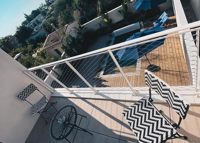 Avec Piscine A Carnon A 20m De La Ideale Pour 8 A 10 Personnes Villa *