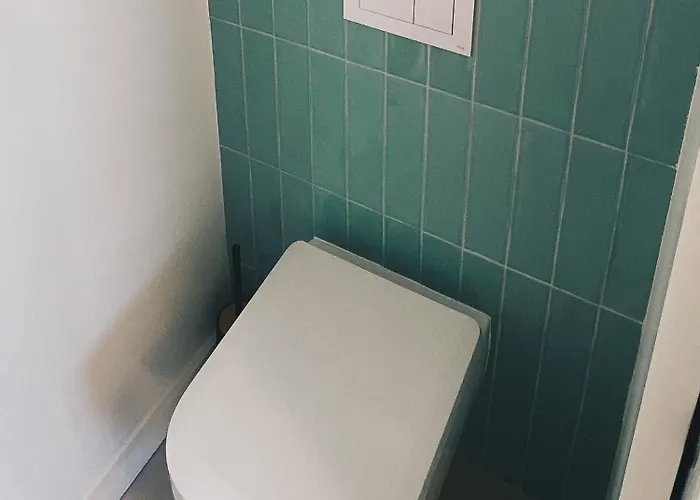 Avec Piscine A Carnon A 20m De La Ideale Pour 8 A 10 Personnes *