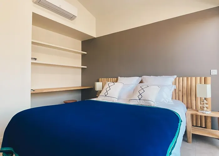 Avec Piscine A Carnon A 20m De La Ideale Pour 8 A 10 Personnes * Mauguio